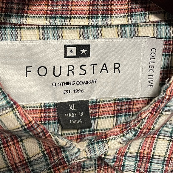 Fourstar Clothing Collective long sleeve plaid button down shirt. EUC. Size XL - Picture 4 of 5